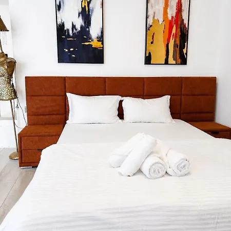 Neo Place 37 By Alezzi Nord10 Apartment Navodari